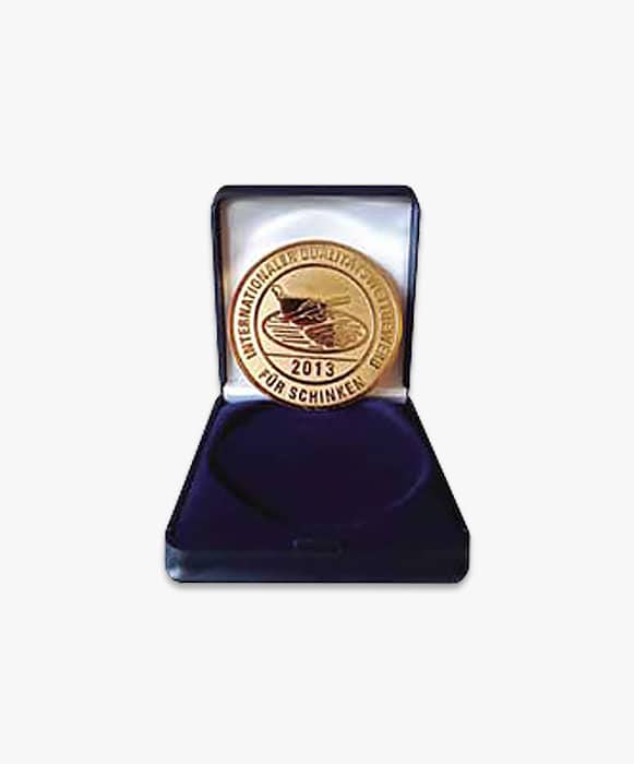 Medalla de Oro en el concurso internacional IFFA Frankfurt 2013, para muchos los Oscars del jamón y los embutidos.