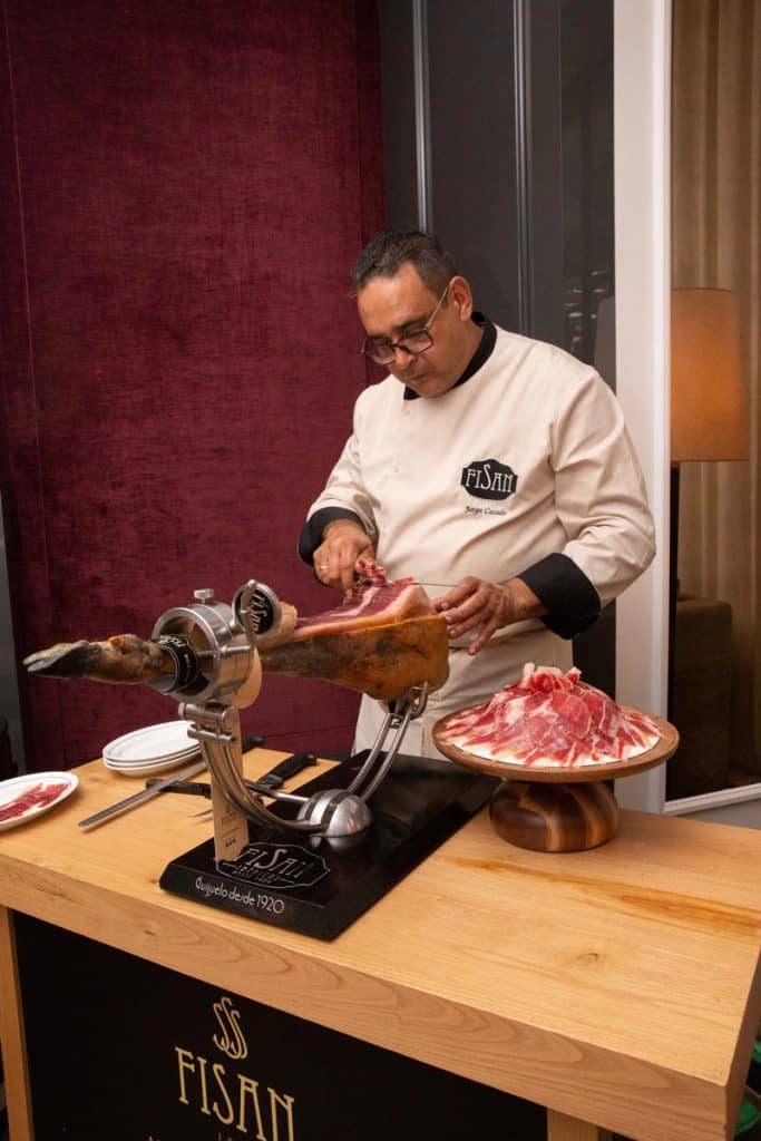 Cortador de Jamón FISAN en Rosewood Villamagna