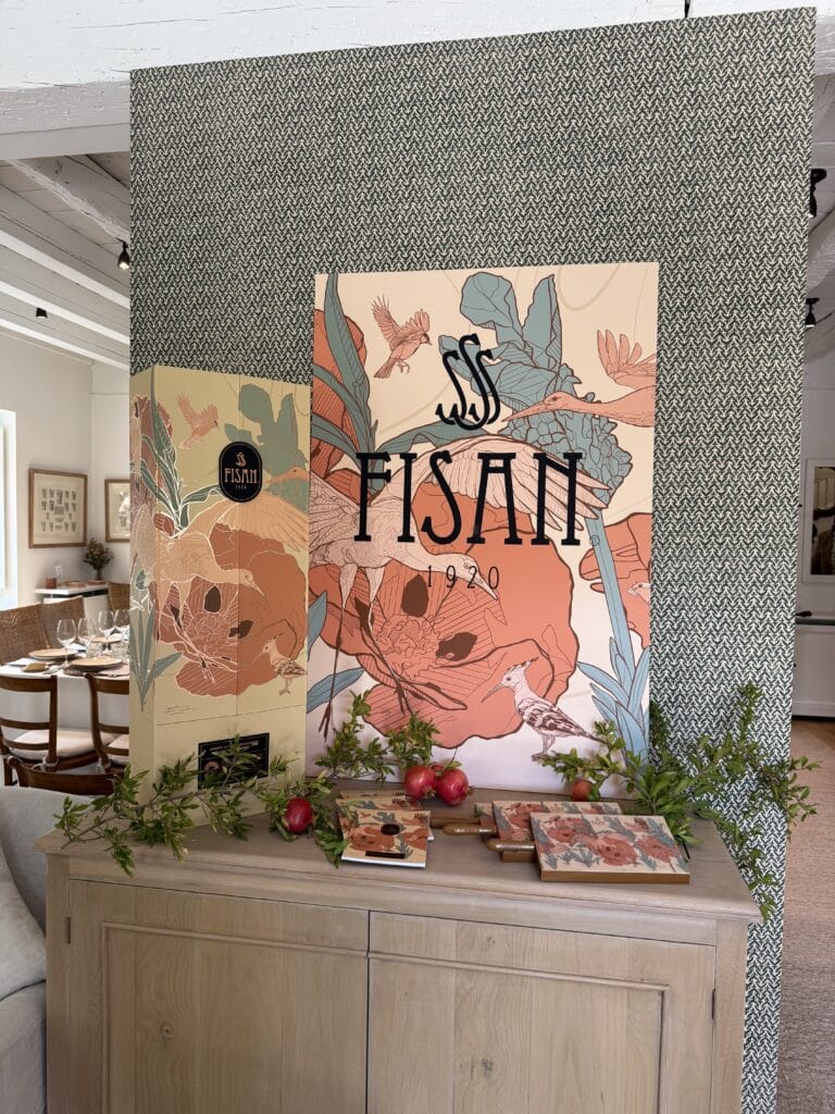 El jamón de FISAN más exclusivo con un estuche de lujo diseñado por el artista gráfico Caín Ferreras