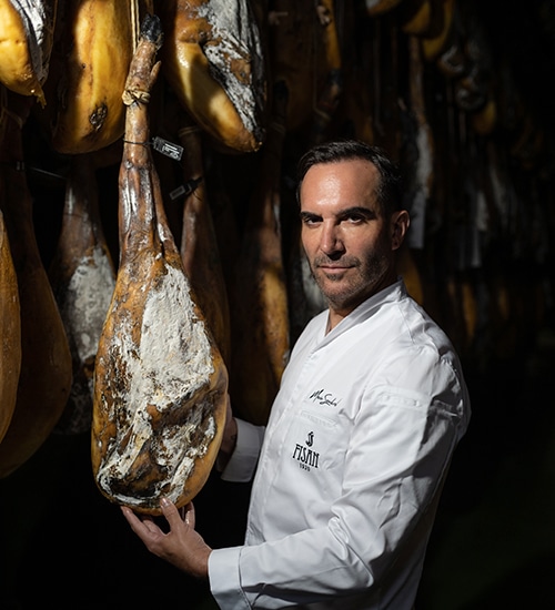 Mario Sandoval con jamón de bellota 100% ibérico FISAN